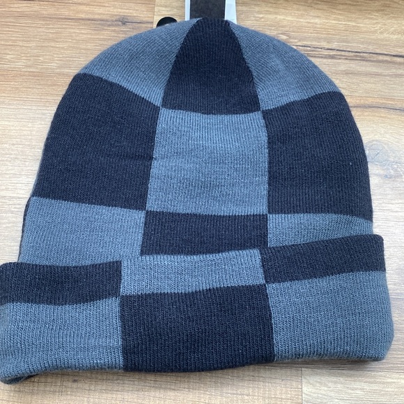 VANS BEANIE BRAND 🔥 NEW - Picture 4 of 5